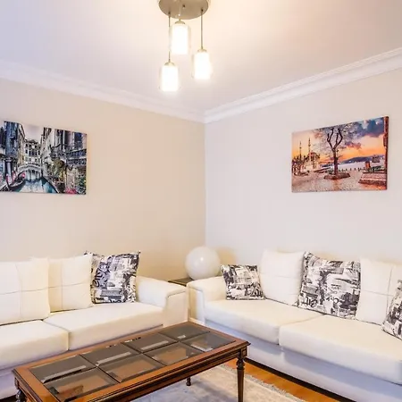 Central And Capacious Flat Near Levent In Besiktas Istambul