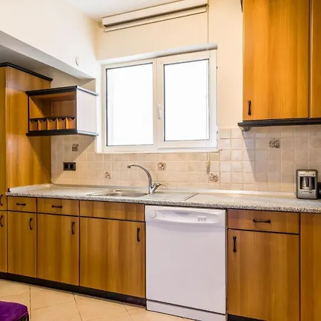 Central And Capacious Flat Near Levent In Besiktas Apartamento *