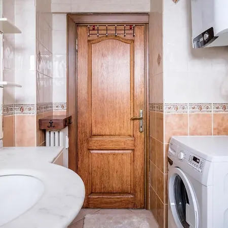 Central And Capacious Flat Near Levent In Besiktas * Istambul