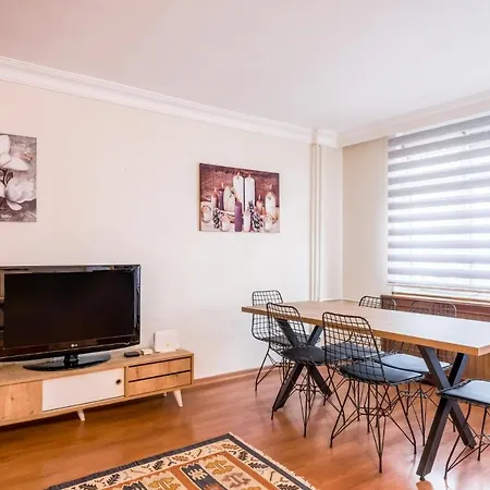 Central And Capacious Flat Near Levent In Besiktas *