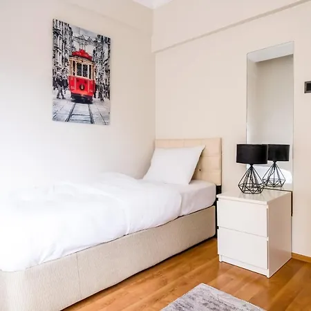 Central And Capacious Flat Near Levent In Besiktas Istambul